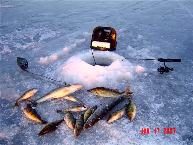 ice fishing - the yooper outdoors men